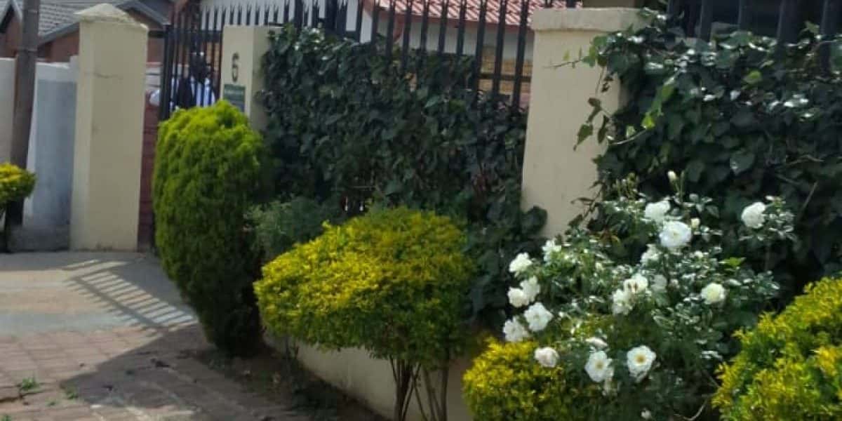 House for sale in Regents Park